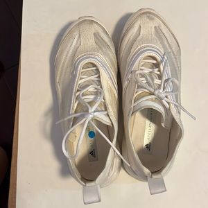 Stella McCarthney x Adidas white sneakers in size 5.5